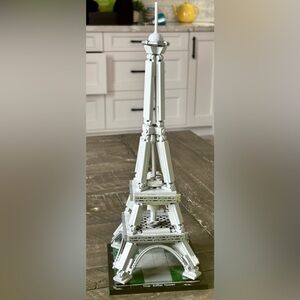 Lego Architecture "Eiffel Tower" 21019 INCL: All pieces and manual. No box.